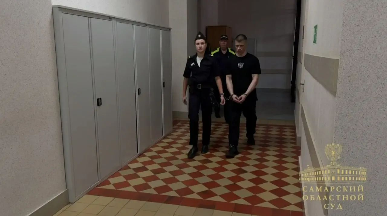 Суд установил мотив мести за показания, которые привели к осуждению за разбой. Преступление организовали соучастники: вывезли потерпевшего к месту захоронения, после чего скрылись на двух автомобилях.