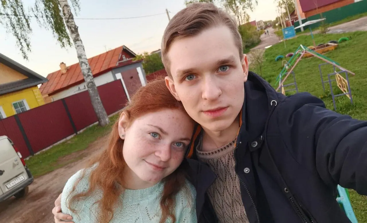 Ивановский суд вынес длительные сроки Артему Тарасову и его жене за диверсию на линии электропередач; следствие считает, что преступление было совершено под воздействием некого лица, выдававшего себя за сотрудника ФСБ.