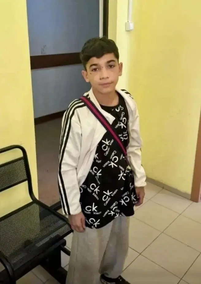 13-летний Денис Авазов пропал в Ярославле после ухода из дома 15 августа. Полиция просит сообщать сведения по указанным телефонам: 24-02-02, 24-01-17, 24-14-63, 24-16-63 или 102.