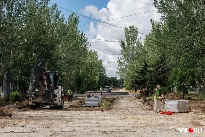 Деньги направят на обновление покрытия у фонтана напротив офиса регионального отделения Банка России; заявки на аукцион принимают до 18 августа.