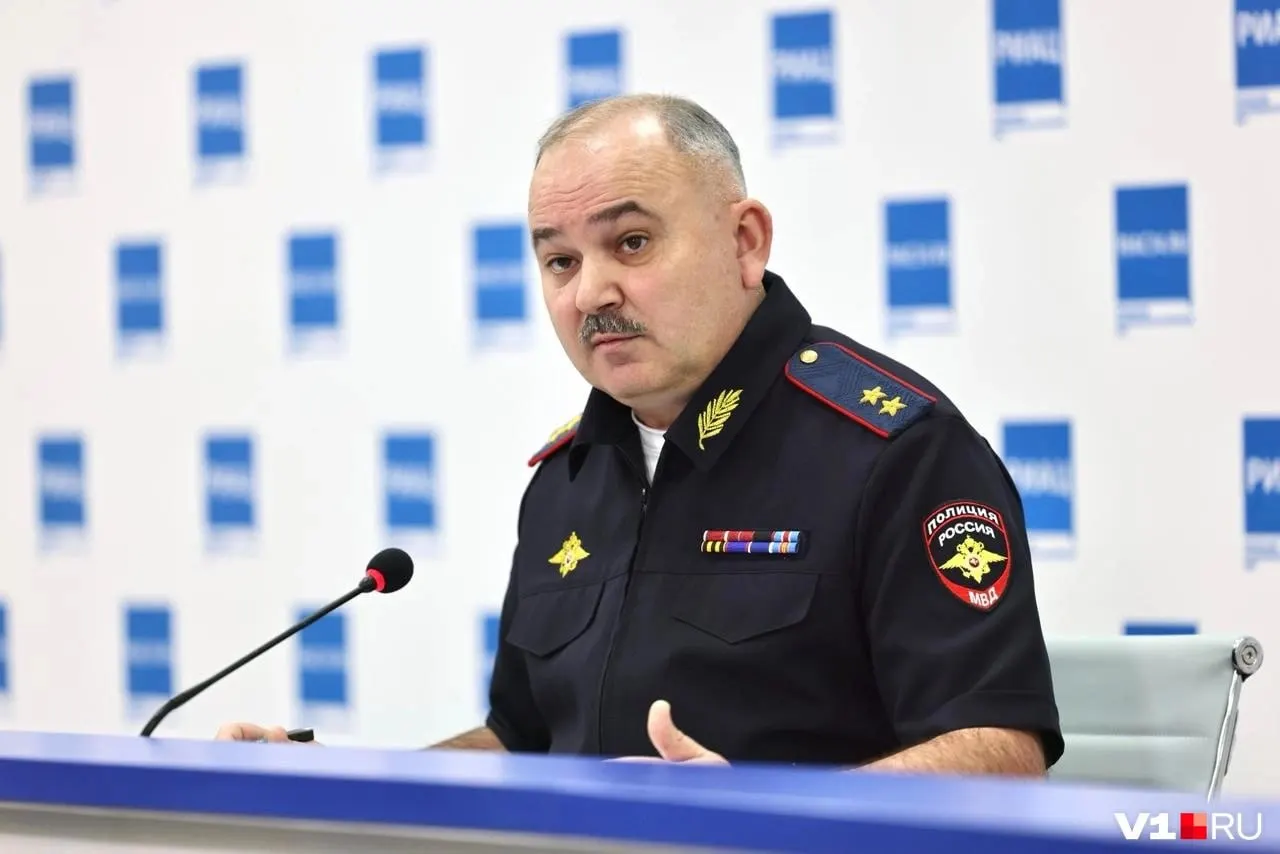Руководство полиции поручило оперативно реагировать на заявления участников СВО и их родственников. Для удобства военных планируется выделить отдельные «окна» в МРЭО и создать новые подразделения.