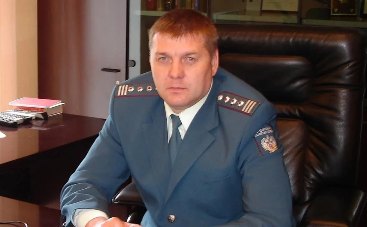 Бывшего руководителя регионального управления ФНС задержали по делу о коррупции; перед задержанием он планировал дать показания против зама, однако подчинённая обошла его и обратилась к силовым структурам.