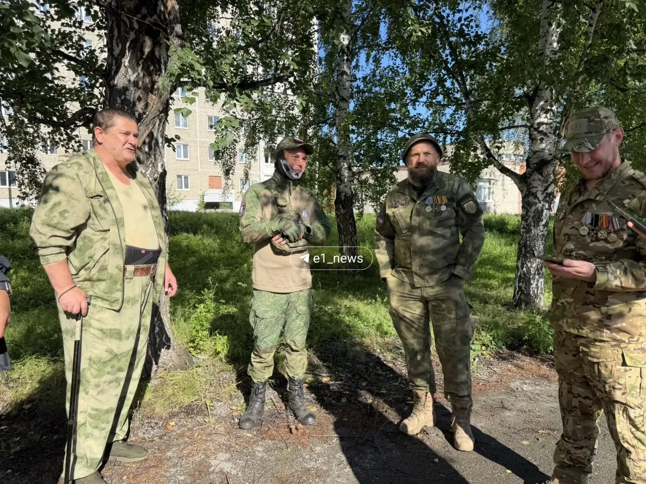 Участники боевых действий из разных городов Свердловской области выразили поддержку Алексею перед судебным заседанием.