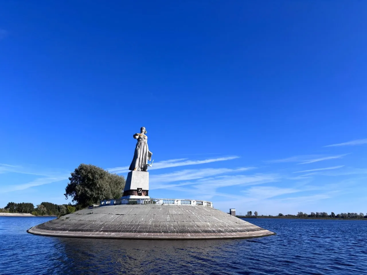 Город празднует 955-летие: концерты, шествия, театральные зарисовки и открытие скульптурной композиции. Расписание основных событий на день.