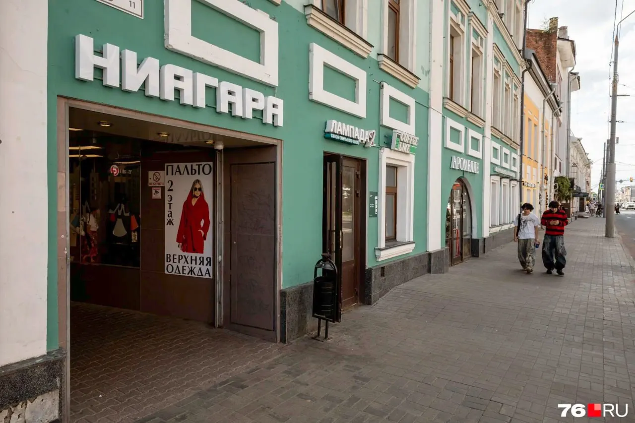 Мы изучили новый торговый центр в центре города и посмотрели, чем он может быть интересен посетителям.