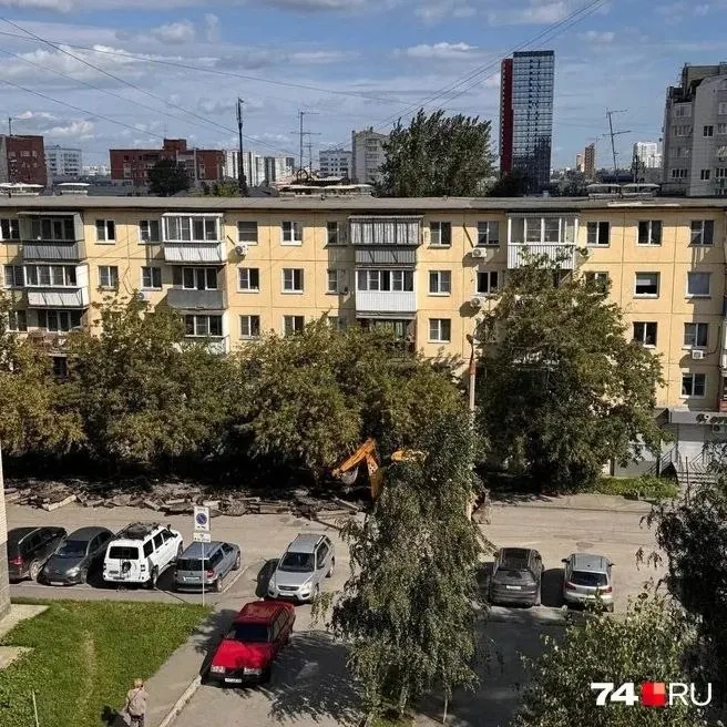 Парковочные карманы исчезают между Красной и Клары Цеткин; местные требуют сохранить парковки возле домов и требуют обсуждения изменений.