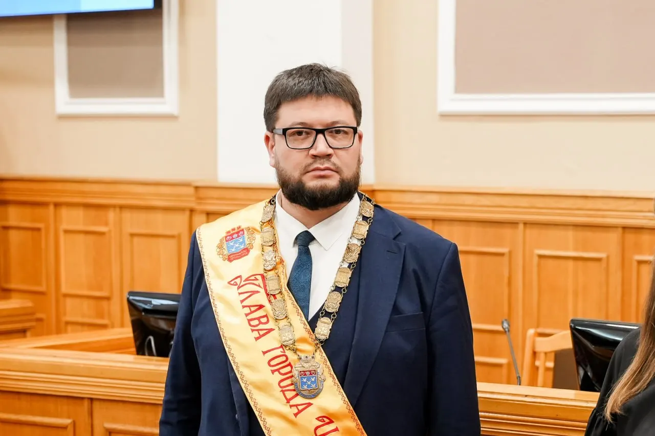 По данным судебной картотеки, за май должностное лицо города Чебоксары стало лидером по числу исполнительных производств и штрафов за невыполнение административных требований.