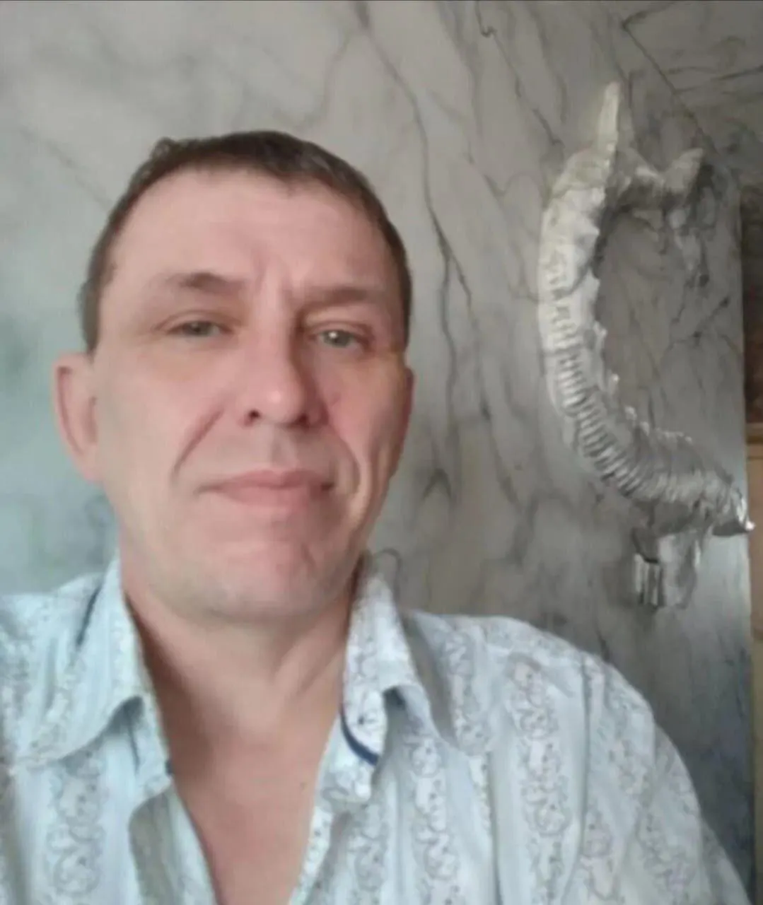 53-летний художник из Иркутска перевезён в Читу и проходит новый этап расследования, связанный с общением с сокамерниками; во время этапа он заболел.