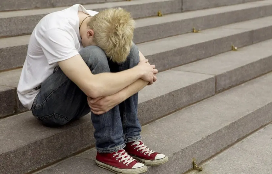 20-летний кировчанин вовлек 14-летнего знакомого в регулярное употребление спиртного; суд вынес обвинительный приговор и назначил 240 часов обязательных работ.