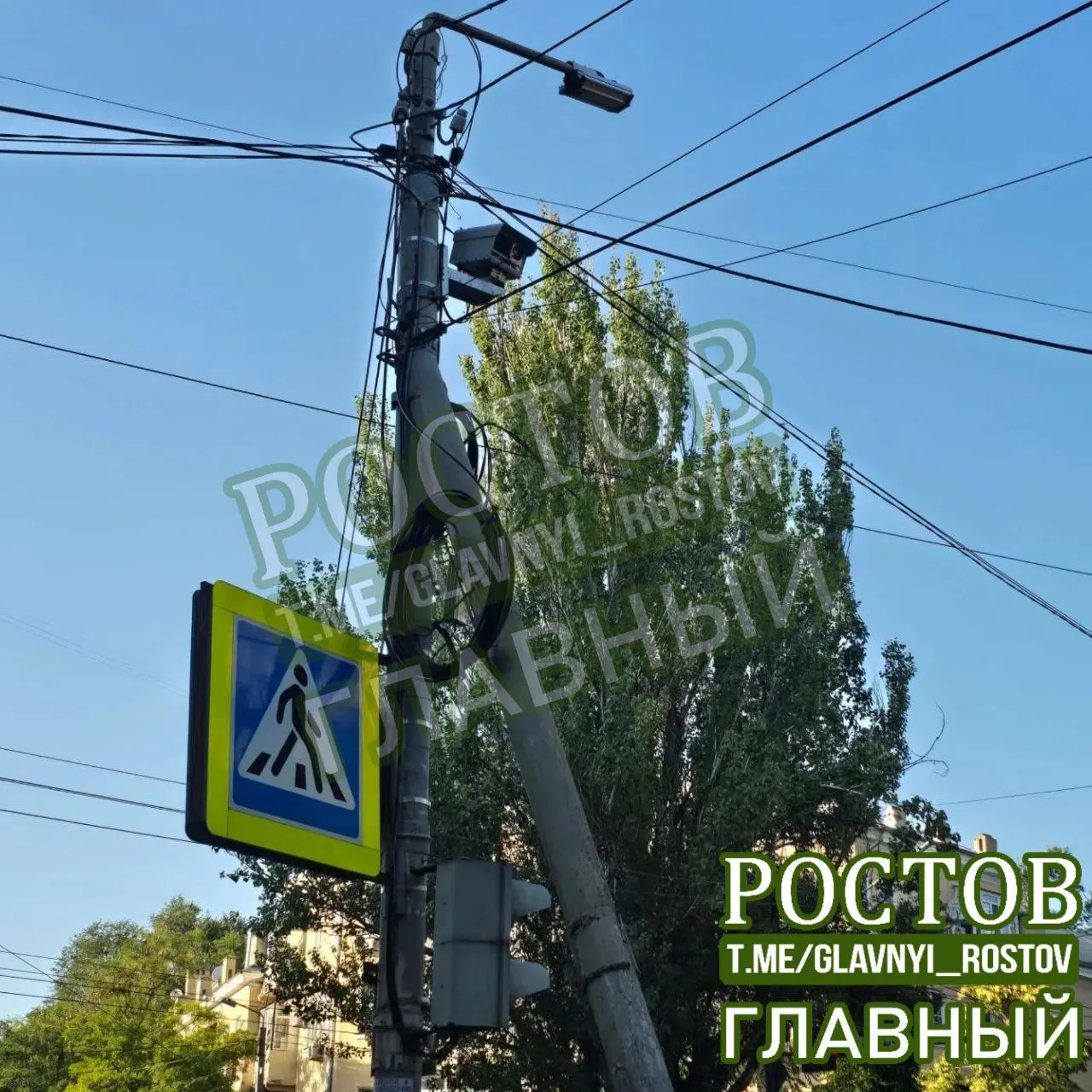 На пересечении Ларина и Погодина вчера установили две камеры; ещё одна будет смонтирована на неделе. На Обсерваторной, 104/1 новая камера уже работает, а на Левенцовке возле Еременко/Жукова появится ещё одна.