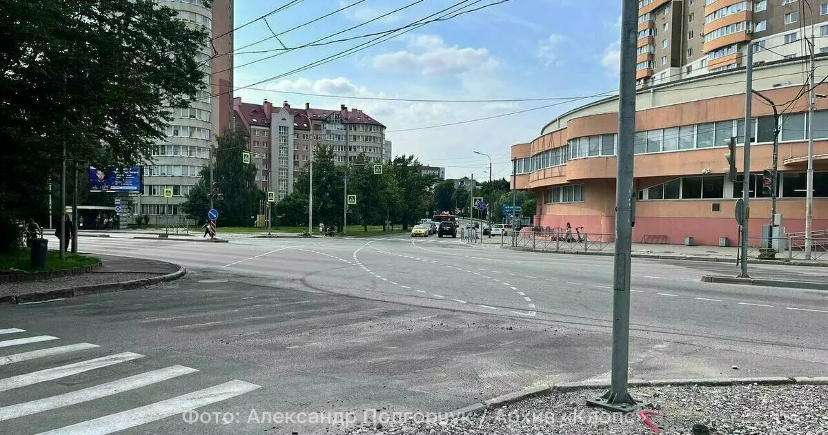 В Калининграде на пересечении Гагарина, Куйбышева и Чувашской скорректировали режим светофора после жалоб водителей и пешеходов.