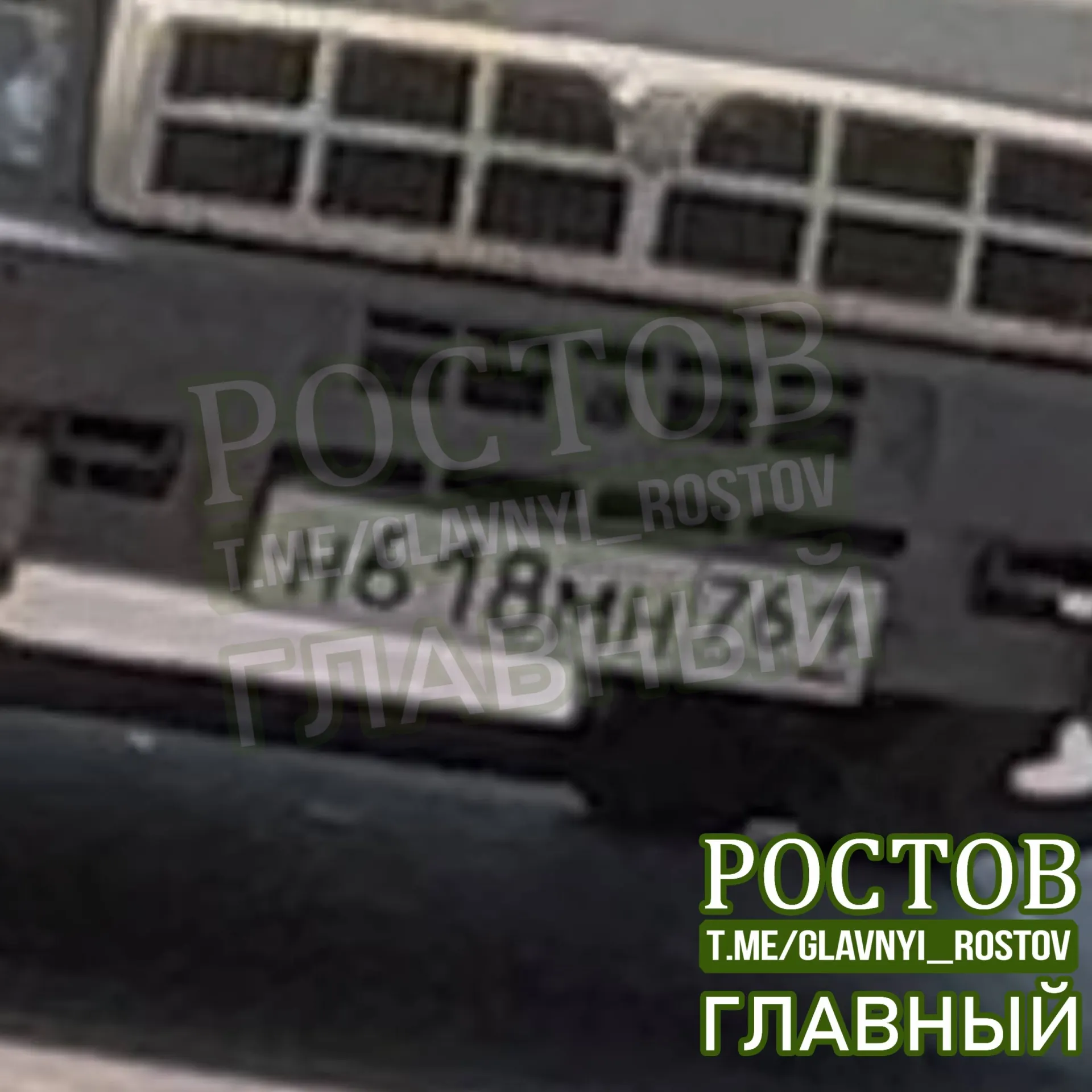 Жители Ростова-на-Дону сообщили о том, что строительный мусор вываливают в бытовые контейнеры рядом с жилыми домами.