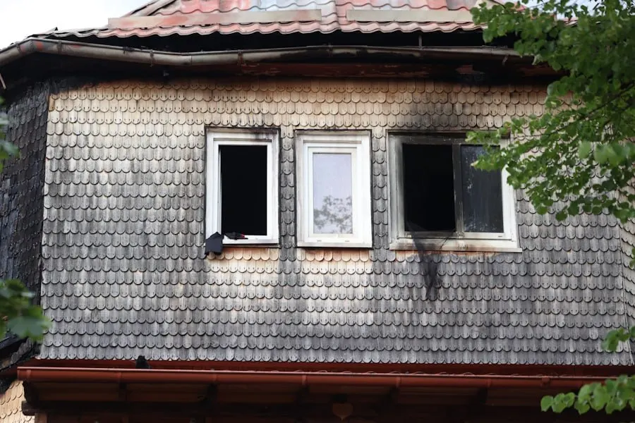 Площадь мастерской частично пострадала, пожар повредил кровлю и кухню. Художник Евгений Забуга описал происшествие и рассказал о дальнейших шагах по восстановлению.
