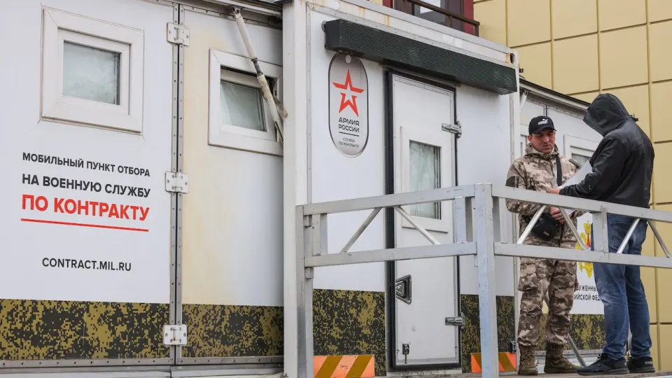 Власти активизируют вербовку контрактников и обсуждают возможность повторного призыва, чтобы минимизировать риск широкой мобилизации.