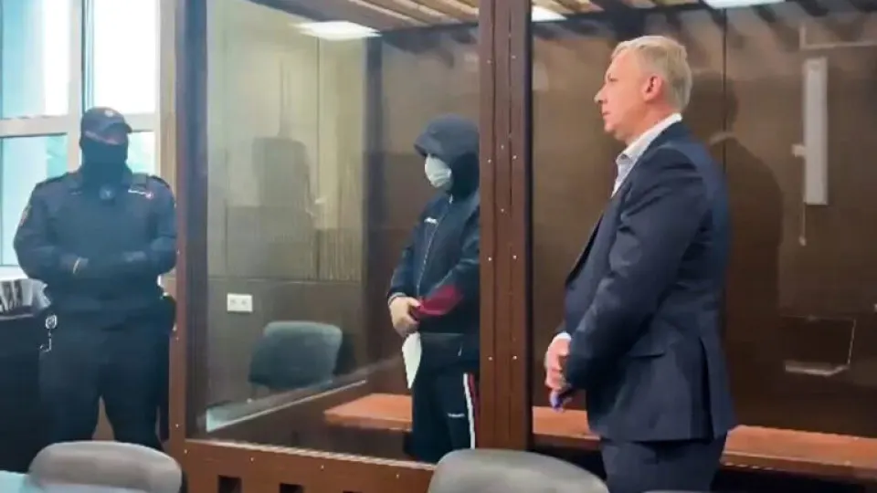 Экс-офицер ФСБ получил 11 лет колонии строгого режима, лишение звания и штраф.