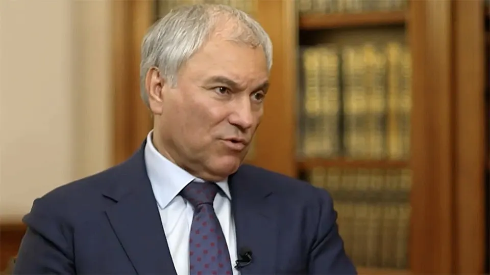 Разногласия по принадлежности Южных Курил продолжают влиять на двусторонние отношения. Москва подчеркивает суверенный статус островов, Токио настаивает на переговорах.