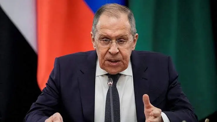 Министр иностранных дел заявил, что Москва готова к переговорам с Киевом, но не планирует прекращать спецоперацию во время переговоров.