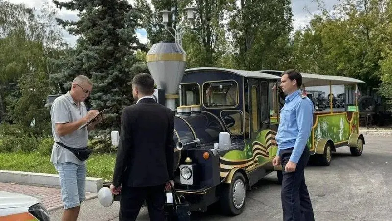 Проверки выявили нарушения и составили протоколы об административных правонарушениях; снесены ранее обнаруженные аттракционы в сквере имени Марины Расковой.