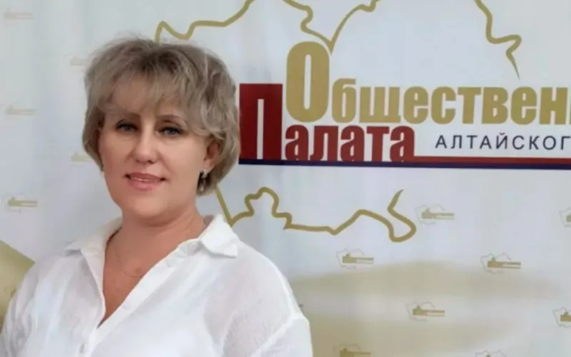 51-летняя Ольга Чехонадских, баллотировавшаяся в заксобрания региона от «Справедливой России», найдена на улице в центре Барнаула. По предварительной информации, причина смерти — тромб.