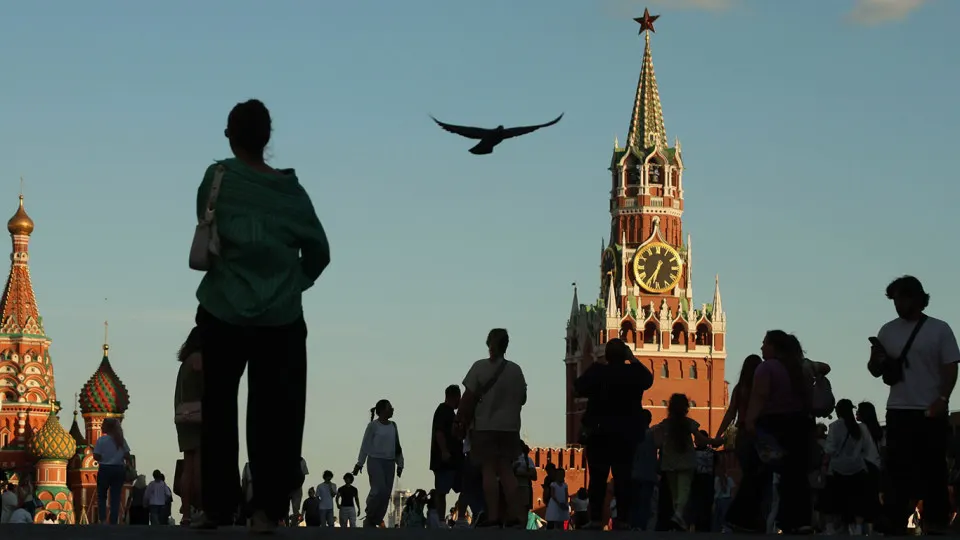 Снижение доверия к возможности влиять на будущее, рост цен и неопределенность приводят к изменению планов и поведения граждан.