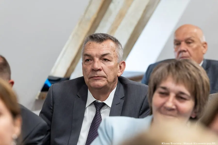 Суд Фрунзенского района Санкт-Петербурга вынес приговор бывшему главе Зеленоградска и предпринимателю: Кошевой получил восемь лет колонии общего режима и штраф, Пыренков — пять лет колонии и штраф; оба помещены под стражу.