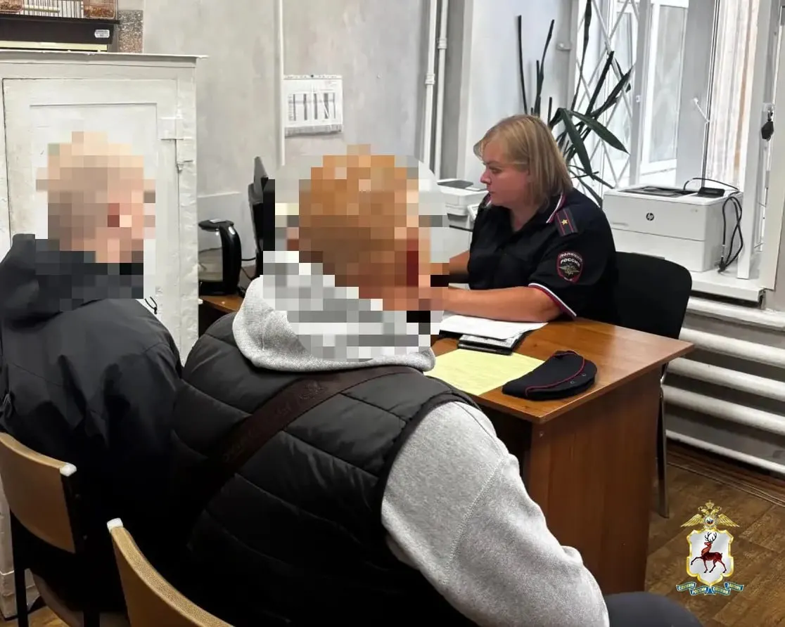Подросток взял ракету у друга и выстрелил на площади Минина, пытаясь увеличить число подписчиков; отец блогера привлечён к ответственности за неисполнение родительских обязанностей.