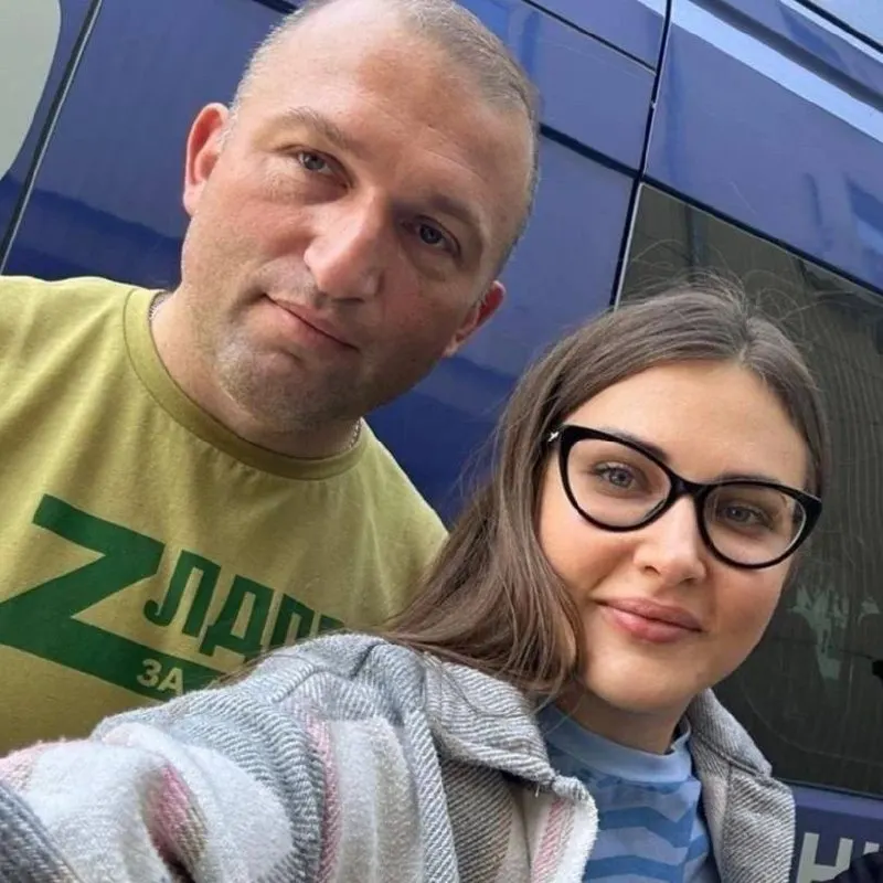 Задержана чиновница Татьяна Бондаренко по обвинению в мошенничестве, связанном с возведением фортификационных сооружений в Курской области; следствие утверждает, что она помогала обналичивать средства бывшему депутату Курской областной Думы Максиму Васильеву.