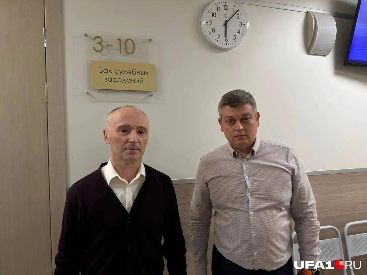 Адвокат Марата Самойлова задержан по делу, связанному с обвинениями в получении взятки; после обыска он освобожден и намерен обжаловать законность действий следствия.