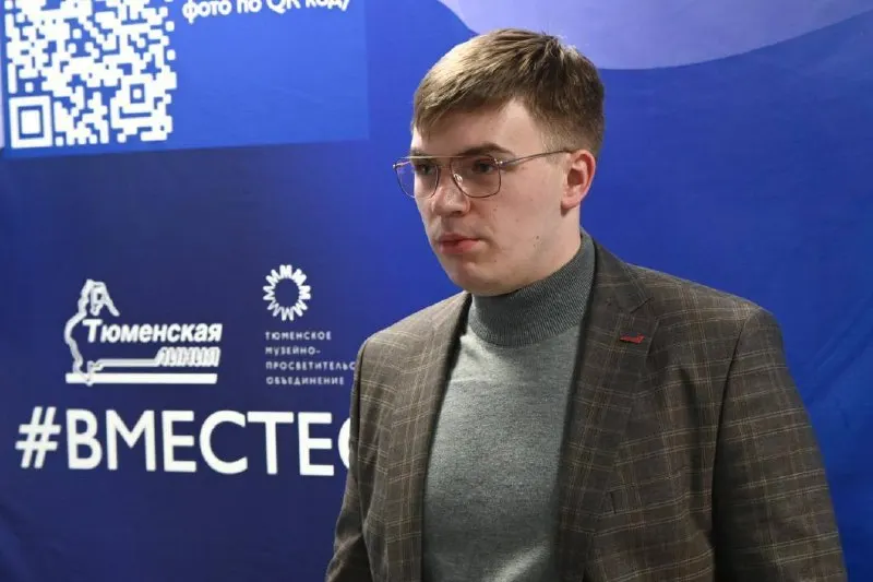 В тюменской школе появился мурал в память о бойце СВО; политик отметил, что настоящие герои — среди нас.