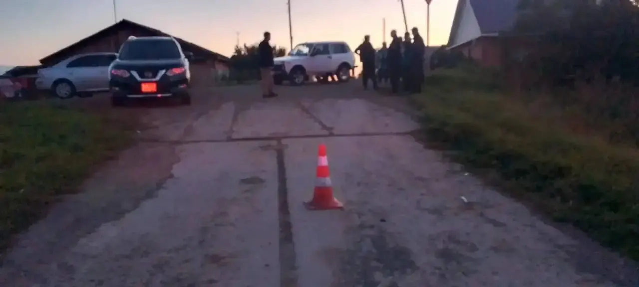 Пьяный водитель без прав на автомобиле сбил восьмилетнего мальчика; пострадавший скончался. У водителя выявлено опьянение.