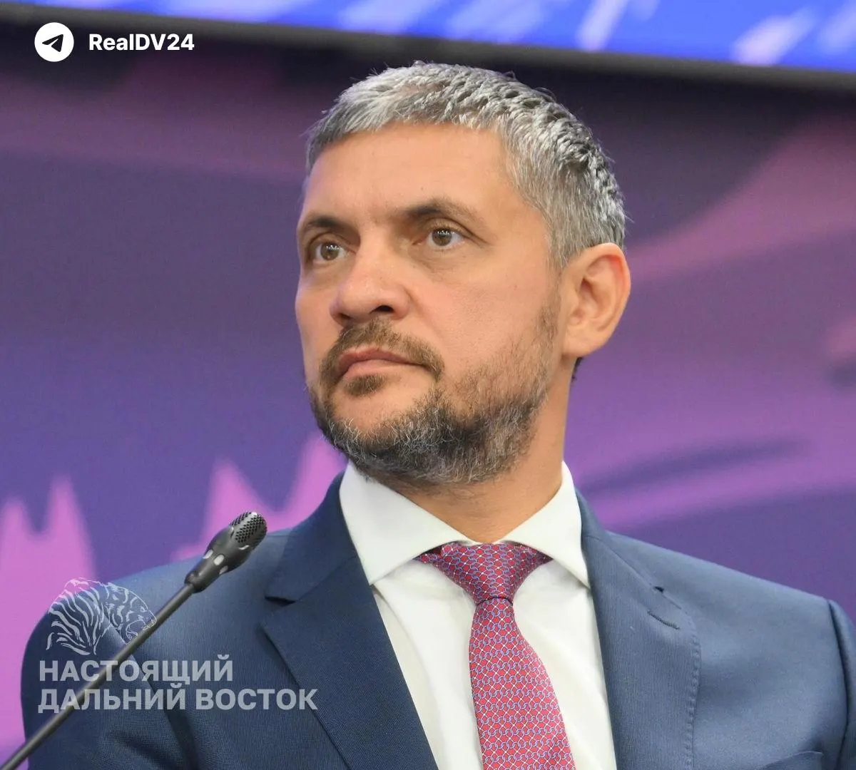 Глава региона заявил, что карьерные и материальные цели мешают рождаемости, а оптимальный возраст материнства обсуждается на форуме.