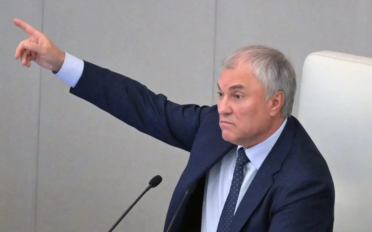 Спикер парламента сообщил об о реальной открытости политической системы и подверг критике западную практику выборов, подчеркивая различия в подходах.