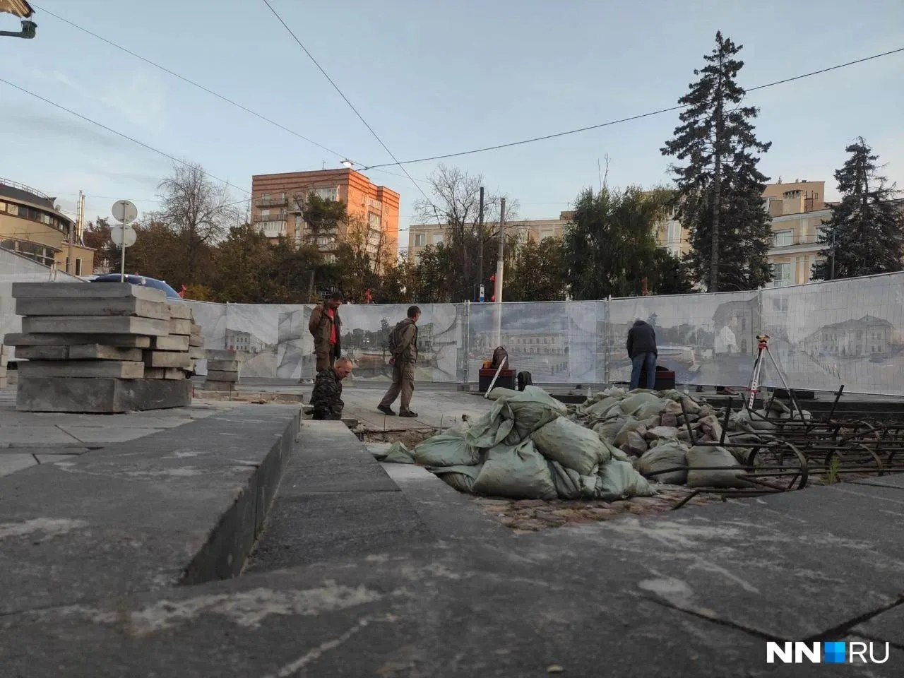 Памятник юристу эпохи Российской империи появится перед зданием Дворянского собрания на Большой Покровской, 18. Работы продлятся до середины октября.