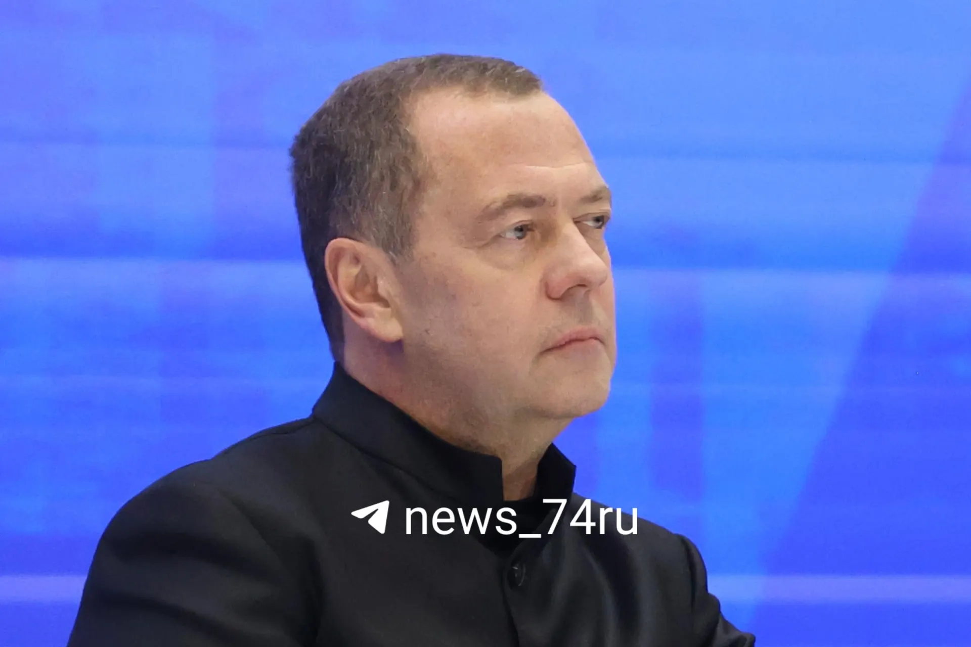 Заместитель председателя Совета безопасности заявил, что потребности вооружённых сил покрываются контрактниками и добровольцами; слухи о мобилизации назвал провокацией, а банковская система остаётся устойчивой.