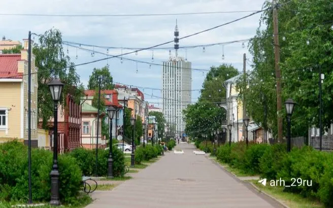 Проводятся обсуждения об extension пешеходной зоны до Выучейского к 2025 году. Концепция благоустройства готова, финансирование проекта пока находится в поиске. В перспективе улица соединит район с площадью Профсоюзов и набережной.
