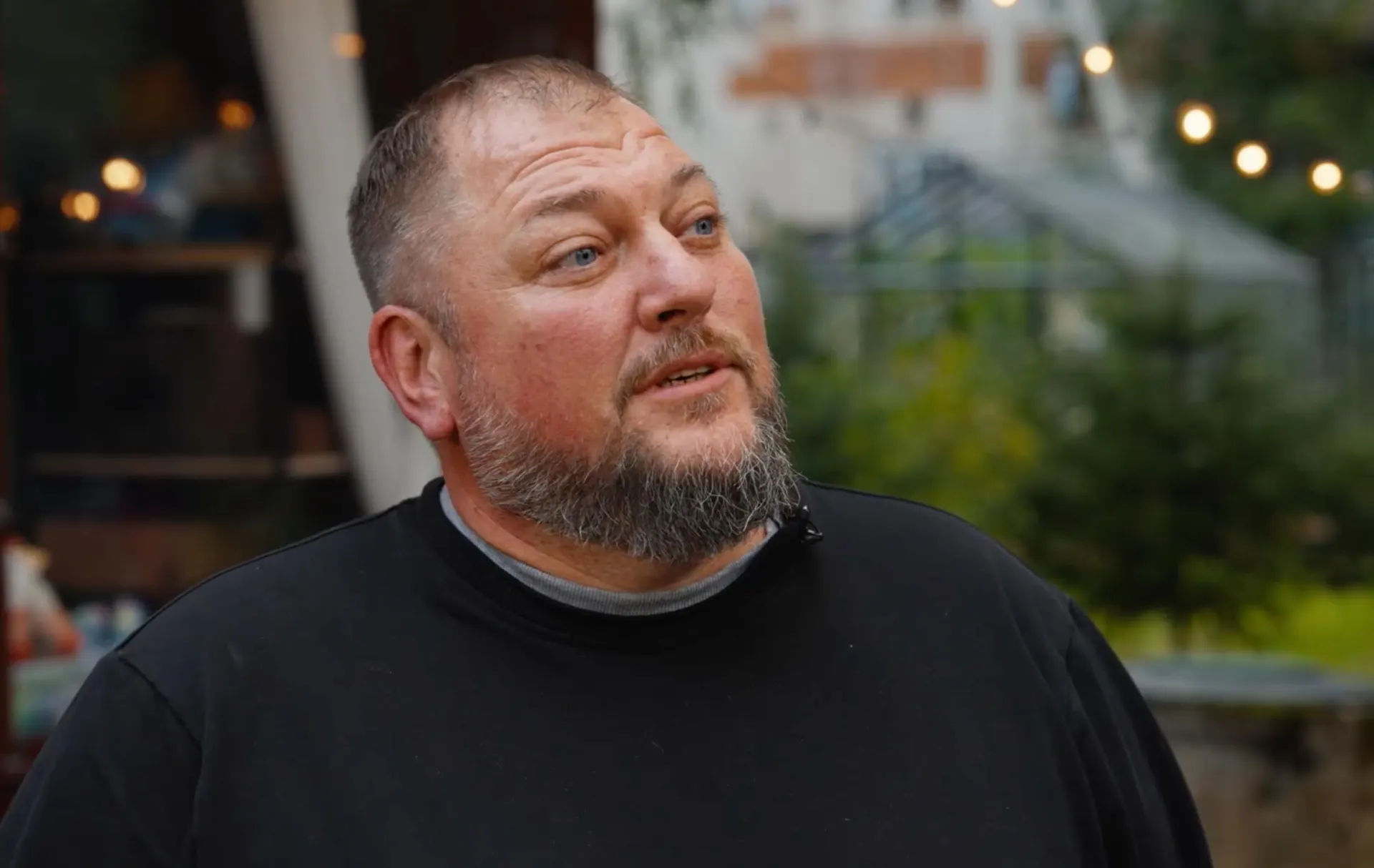Отец заявил, что расставание прошло без драматических конфликтов и детали остаются за кадром.