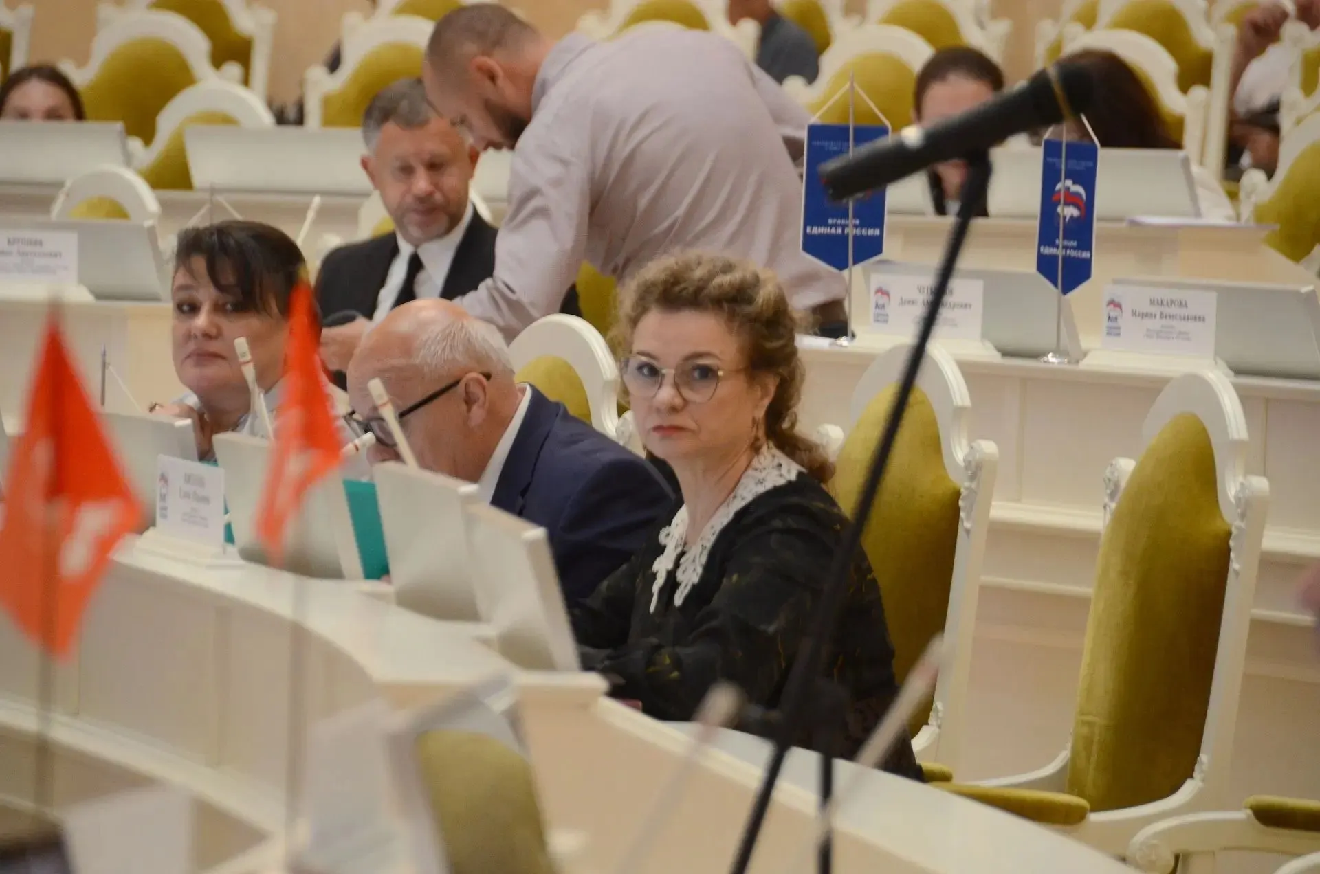 Елена Рахова получила 5 лет условного срока с испытательным сроком 4 года 6 месяцев и штраф 2,6 млн рублей; ей также запретили занимать государственные должности на 1 год и 8 месяцев.