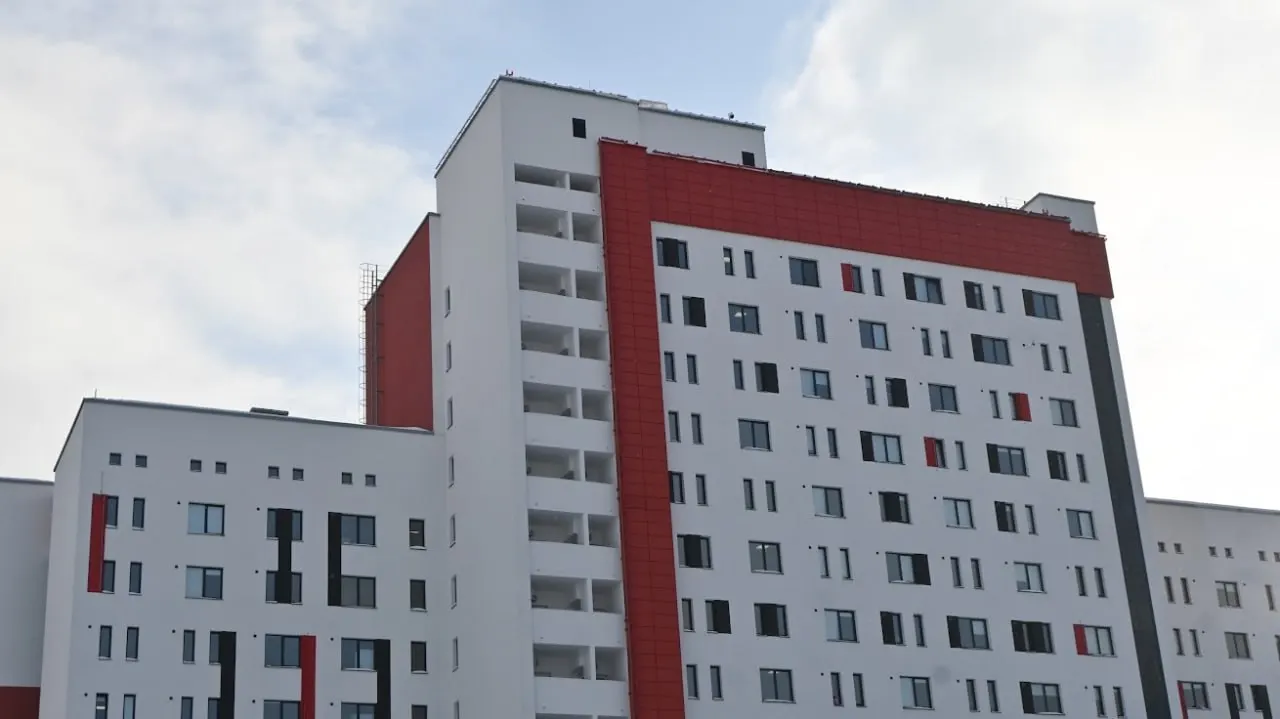 Общежития УрФУ приводят в порядок к возвращению студентов после фестиваля: уборка, дезинфекция и ремонт.