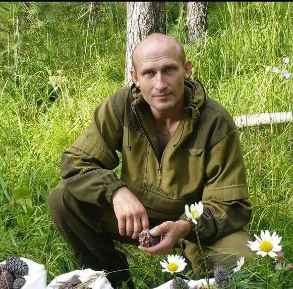 53-летний фермер Андрей Падалка помещён в ШИЗО; обвинение связано с якобы сотрудничеством на конфиденциальной основе с иностранным государством; правозащитники отмечают давление на активистов и судебное сопровождение дела.
