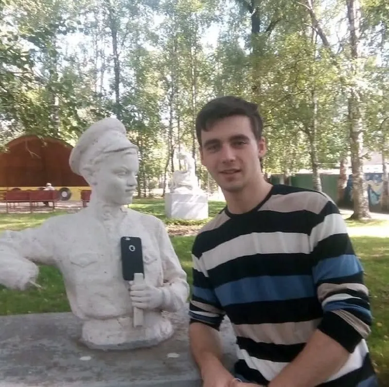 Дело слушают во Втором Западном окружном военном суде во выездном режиме; родственники обвиняемого называют обвинение провокацией.
