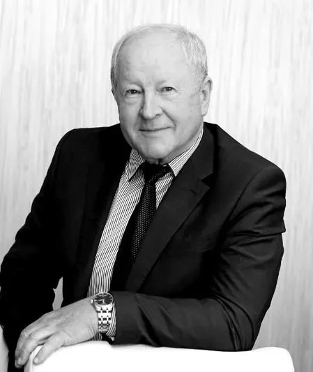 Ему было 76 лет. Он возглавлял медсанчасть ИАПО и служил депутатом думы Иркутска; прощание состоится 17 сентября.