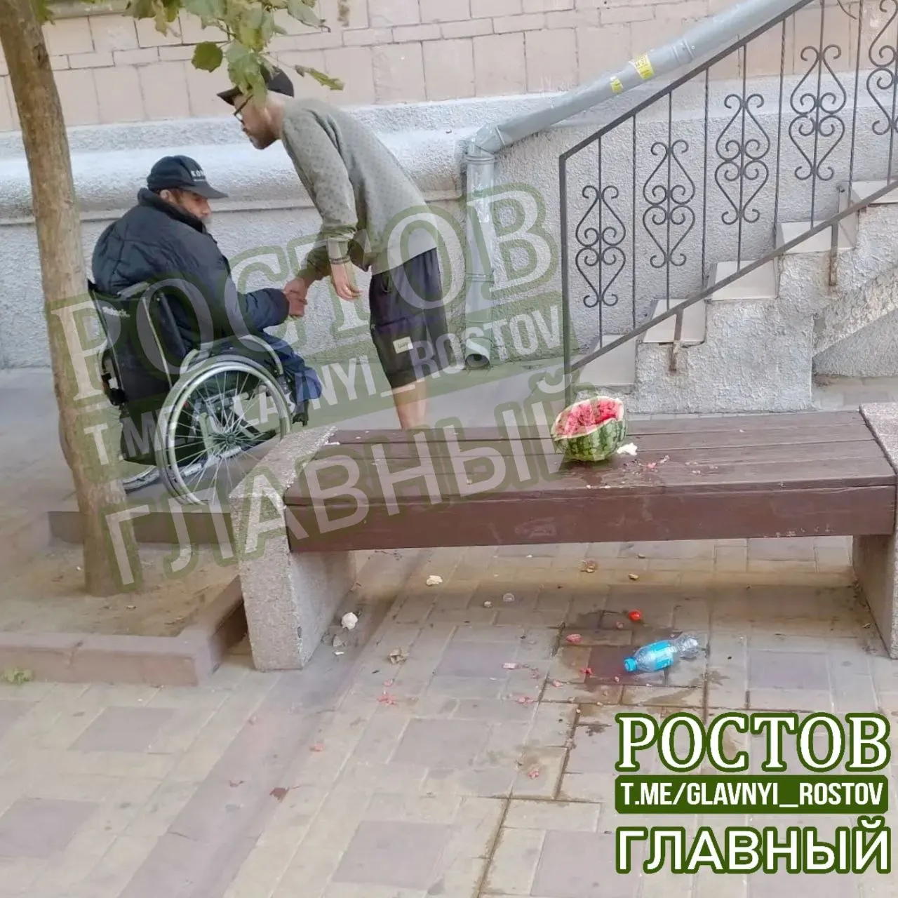 Очередной случай нарушения порядка на центральной улице: прохожие сталкиваются с антисанитарией и мусором, просят привлечь к ответственности лица, причастного к инциденту.