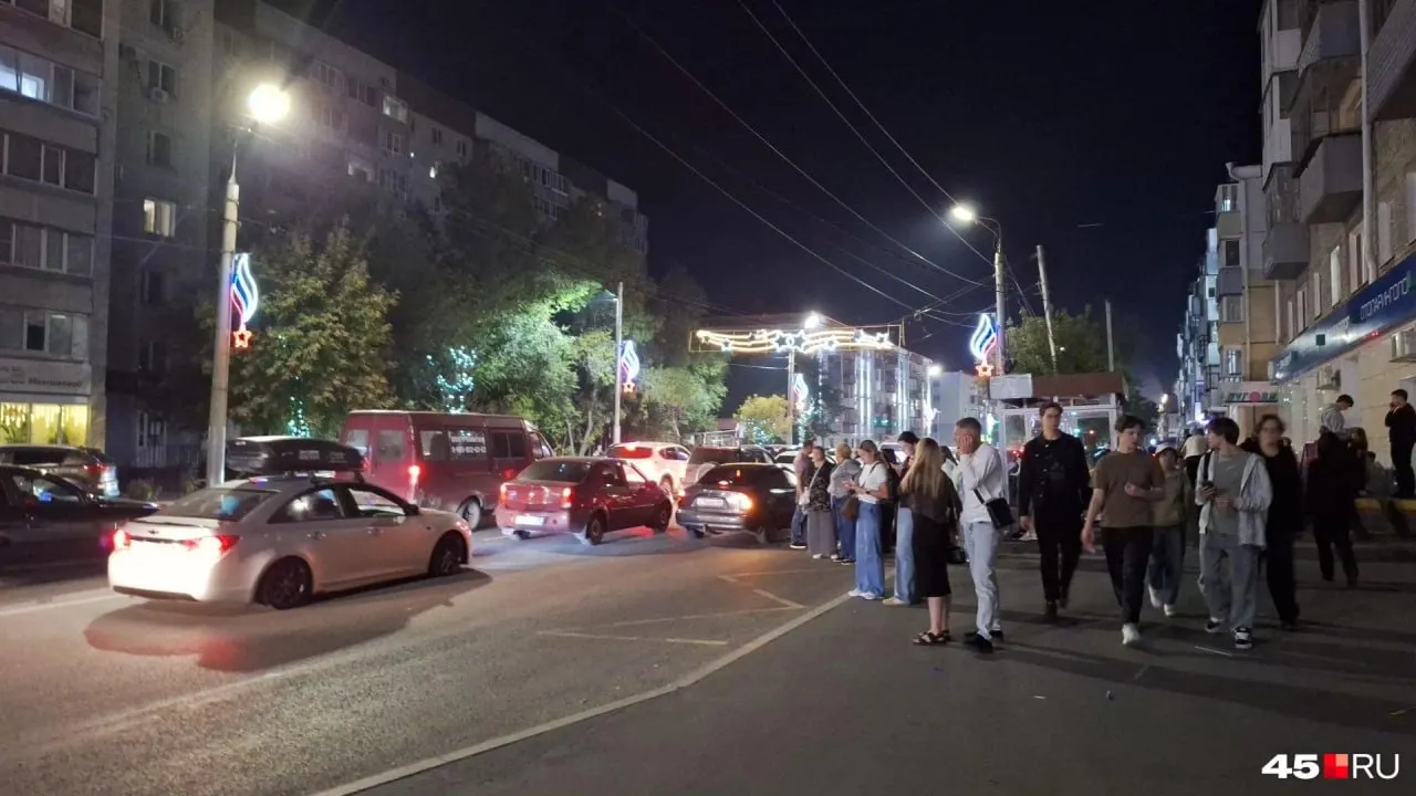 После праздника многие курганцы не могут добраться домой из-за ограничений маршрутов и пробок на дорогах.