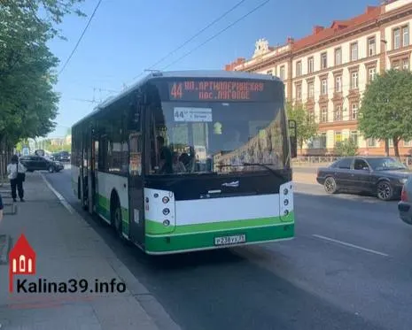 Жители нескольких населённых пунктов снова жалуются на нехватку автобусов и несоблюдение расписания. Власти отмечают нехватку водителей как основную причину.