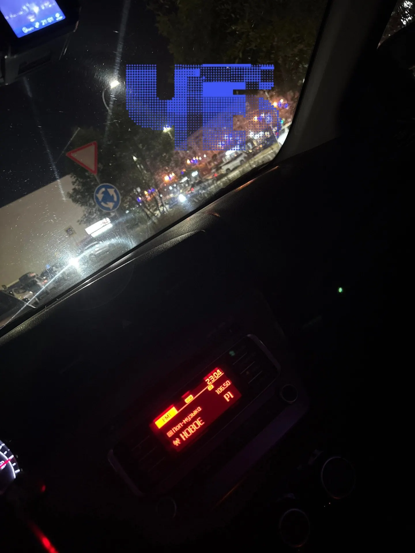 Магнитогорск сталкивается с топливным кризисом: очереди на заправках затягиваются на часы, люди приезжают с детьми.
