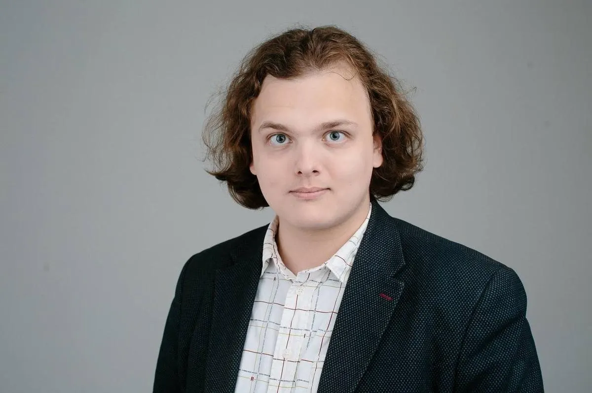 22-летний кандидат задержан вечером 1 сентября у избирательной комиссии района Марьино; повод — публикация 2022 года, дата судебного разбирательства пока неизвестна.