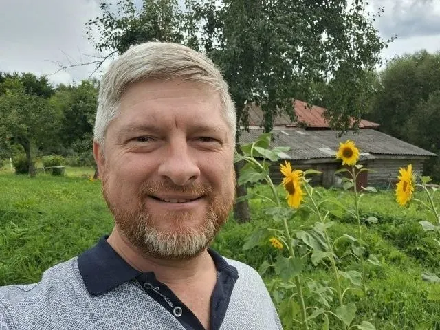 Региональное отделение партии приняло решение об отзыве кандидата после серии спорных публичных заявлений и публикаций, которые дискредитировали партию.