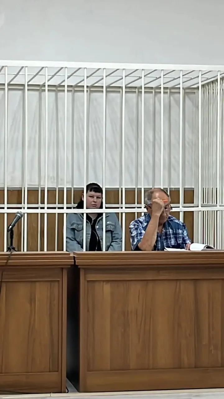 По версии следствия, женщина нанесла дочери многочисленные травмы, облила кипятком и обработала кожу уксусом; спустя несколько дней малыш умер.