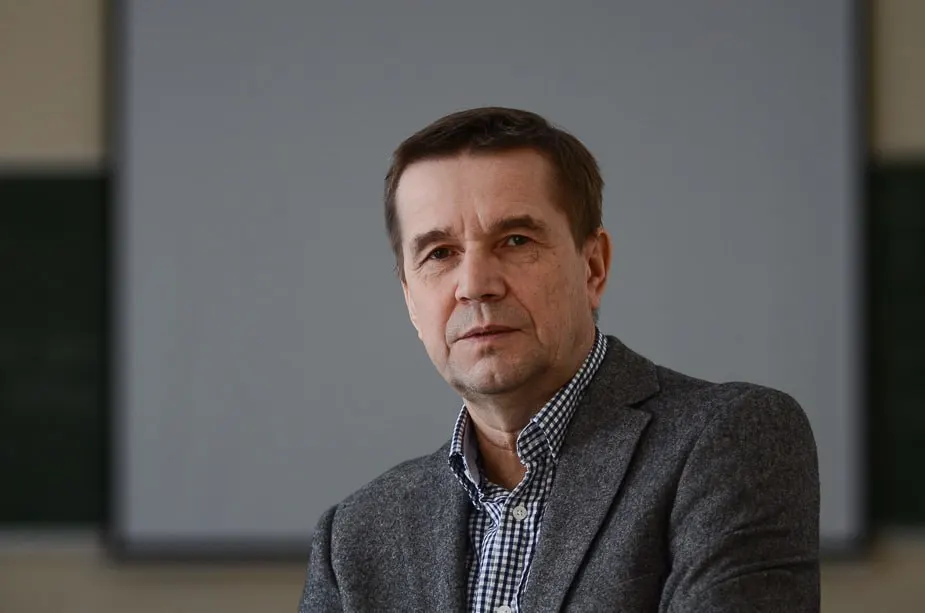 По данным следствия и ФСБ, Николай Зюзев руководил многопрофильным проектом с участием зарубежных структур, включавшим подготовку лидеров движений и сбор информации.