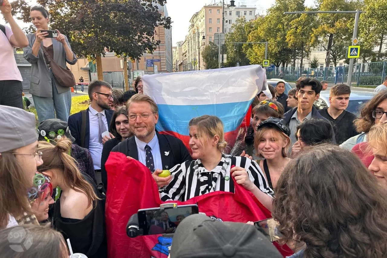 Партия подготовила стратегию «План Б» на случай невозможности восстановления федерального списка и детализировала советы по голосованию, а также анализ позиций других партий.